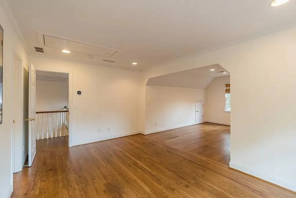 6450 Glen Oaks Lane, Sandy Springs, Georgia 30328, 4 Bedrooms Bedrooms, ,3 BathroomsBathrooms,Residential,Sold,6450 Glen Oaks Lane,6947858