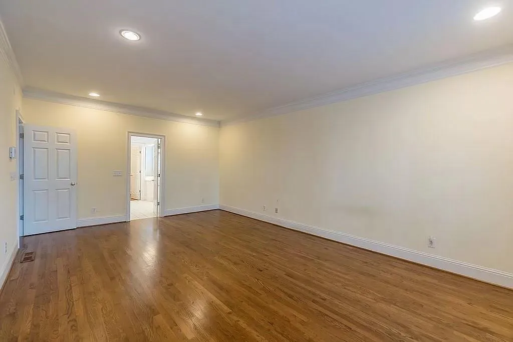 6450 Glen Oaks Lane, Sandy Springs, Georgia 30328, 4 Bedrooms Bedrooms, ,3 BathroomsBathrooms,Residential,Sold,6450 Glen Oaks Lane,6947858