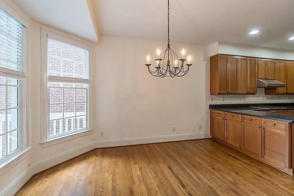 6450 Glen Oaks Lane, Sandy Springs, Georgia 30328, 4 Bedrooms Bedrooms, ,3 BathroomsBathrooms,Residential,Sold,6450 Glen Oaks Lane,6947858
