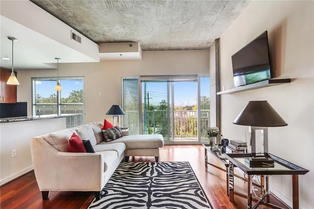 250 Pharr Road Ne Unit 314, Atlanta, Georgia 30305, 1 Bedroom Bedrooms, ,1 BathroomBathrooms,Residential,Sold,250 Pharr Road Ne Unit 314,5996363