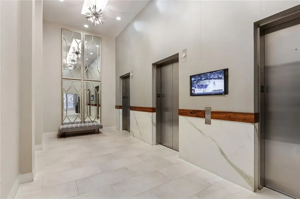 250 Pharr Road Ne Unit 314, Atlanta, Georgia 30305, 1 Bedroom Bedrooms, ,1 BathroomBathrooms,Residential,Sold,250 Pharr Road Ne Unit 314,5996363