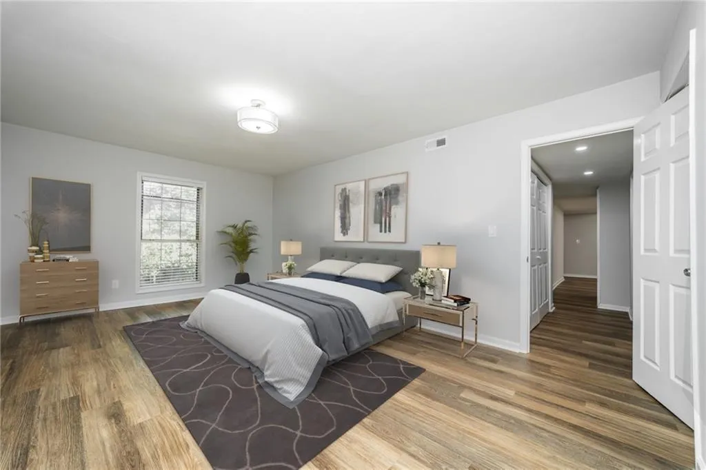 6851 Roswell Road Unit Q15, Sandy Springs, Georgia 30328, 3 Bedrooms Bedrooms, ,2 BathroomsBathrooms,Residential,Sold,6851 Roswell Road Unit Q15,6883515