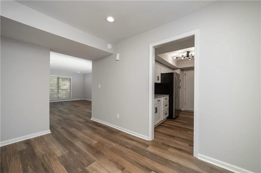 6851 Roswell Road Unit Q15, Sandy Springs, Georgia 30328, 3 Bedrooms Bedrooms, ,2 BathroomsBathrooms,Residential,Sold,6851 Roswell Road Unit Q15,6883515