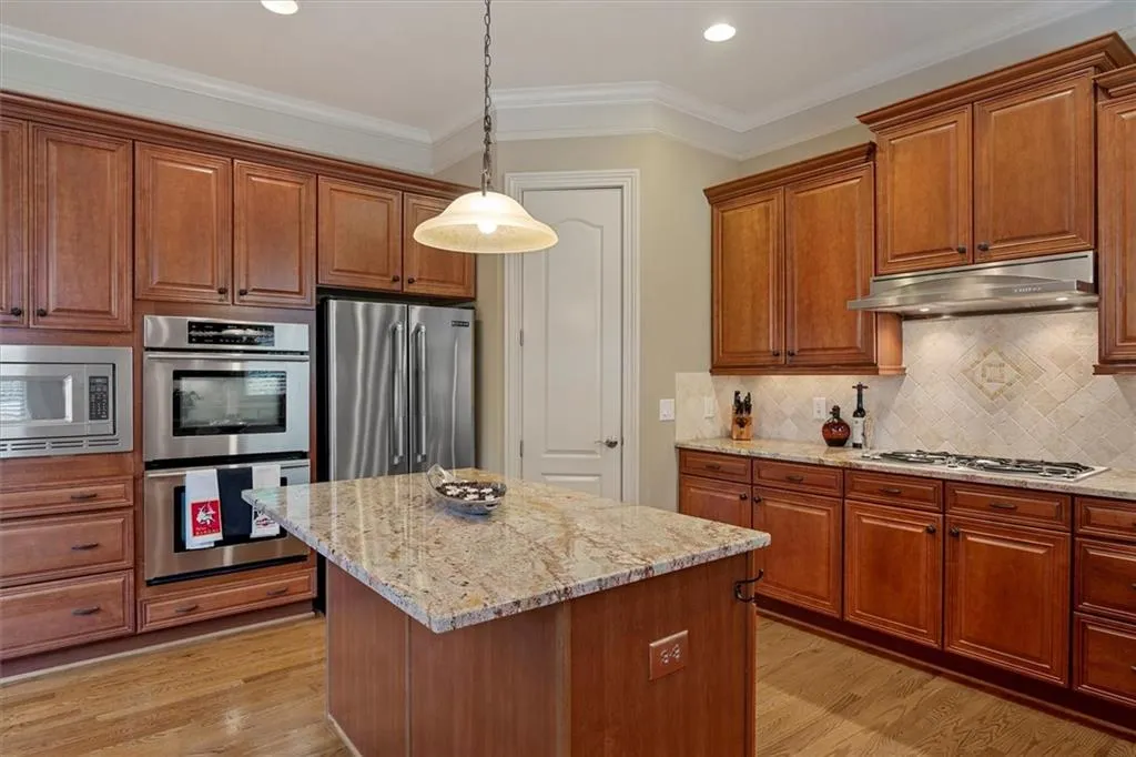 6239 Mount Vernon Oaks Drive, Atlanta, Georgia 30328, 5 Bedrooms Bedrooms, ,5 BathroomsBathrooms,Residential,Sold,6239 Mount Vernon Oaks Drive,6889260
