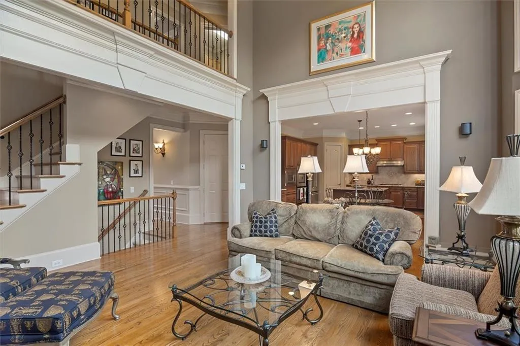 6239 Mount Vernon Oaks Drive, Atlanta, Georgia 30328, 5 Bedrooms Bedrooms, ,5 BathroomsBathrooms,Residential,Sold,6239 Mount Vernon Oaks Drive,6889260