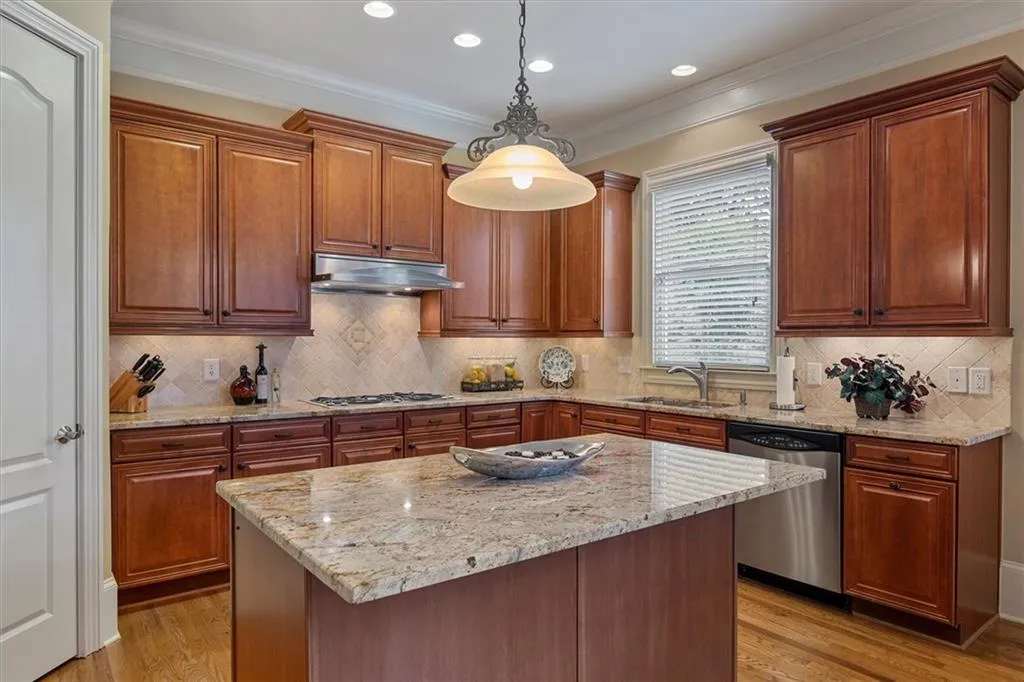 6239 Mount Vernon Oaks Drive, Atlanta, Georgia 30328, 5 Bedrooms Bedrooms, ,5 BathroomsBathrooms,Residential,Sold,6239 Mount Vernon Oaks Drive,6889260