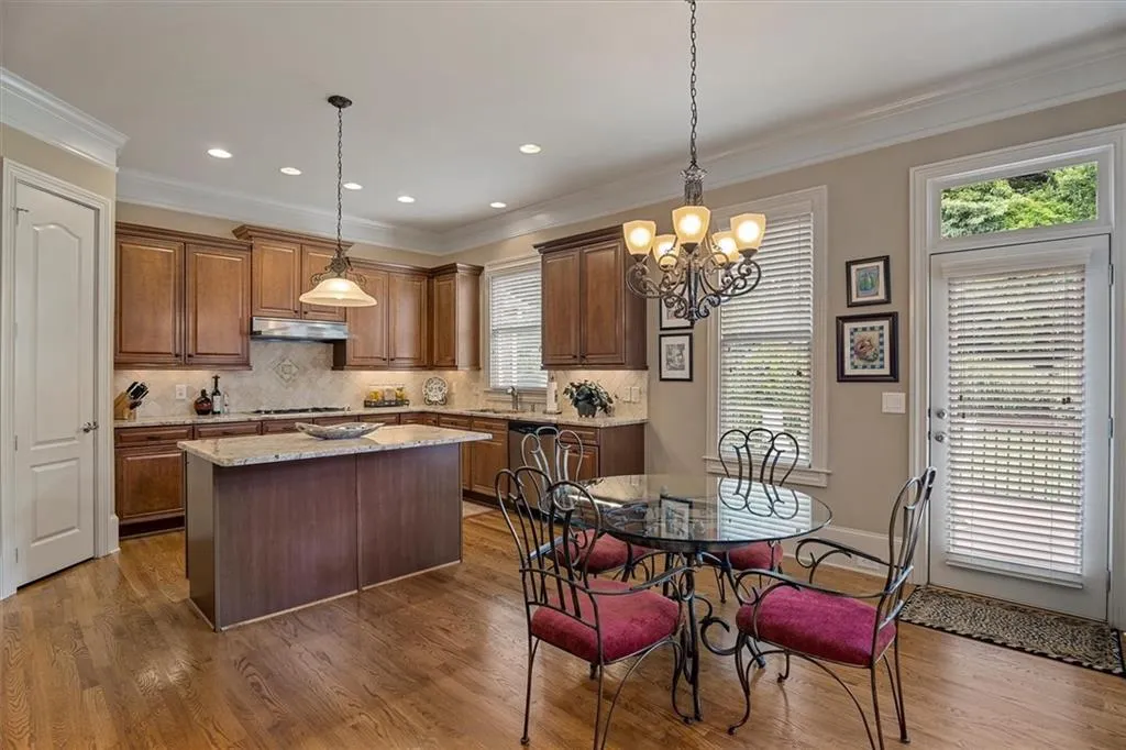 6239 Mount Vernon Oaks Drive, Atlanta, Georgia 30328, 5 Bedrooms Bedrooms, ,5 BathroomsBathrooms,Residential,Sold,6239 Mount Vernon Oaks Drive,6889260
