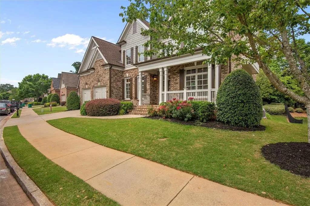 6239 Mount Vernon Oaks Drive, Atlanta, Georgia 30328, 5 Bedrooms Bedrooms, ,5 BathroomsBathrooms,Residential,Sold,6239 Mount Vernon Oaks Drive,6889260