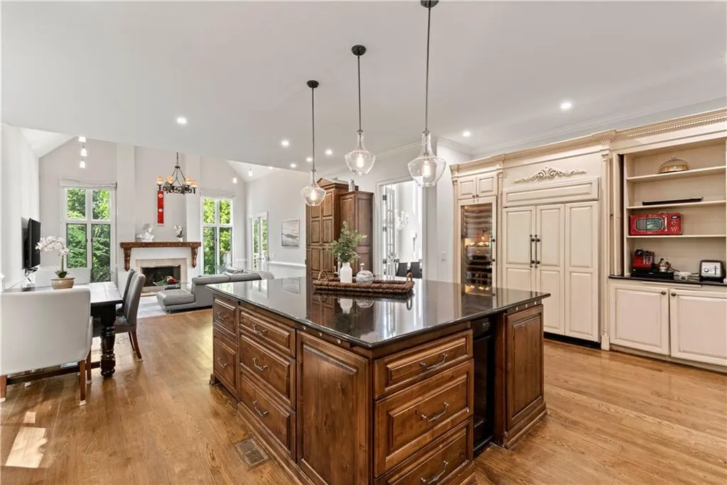 900 Reds Ridge Court, Sandy Springs, Georgia 30327, 6 Bedrooms Bedrooms, ,6 BathroomsBathrooms,Residential,Sold,900 Reds Ridge Court,7037279