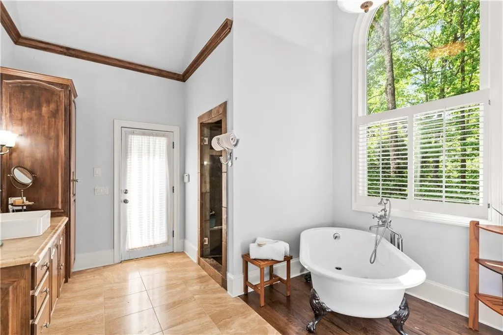 900 Reds Ridge Court, Sandy Springs, Georgia 30327, 6 Bedrooms Bedrooms, ,6 BathroomsBathrooms,Residential,Sold,900 Reds Ridge Court,7037279