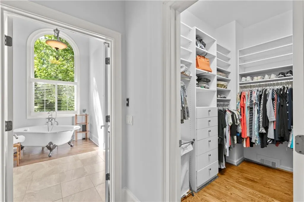900 Reds Ridge Court, Sandy Springs, Georgia 30327, 6 Bedrooms Bedrooms, ,6 BathroomsBathrooms,Residential,Sold,900 Reds Ridge Court,7037279