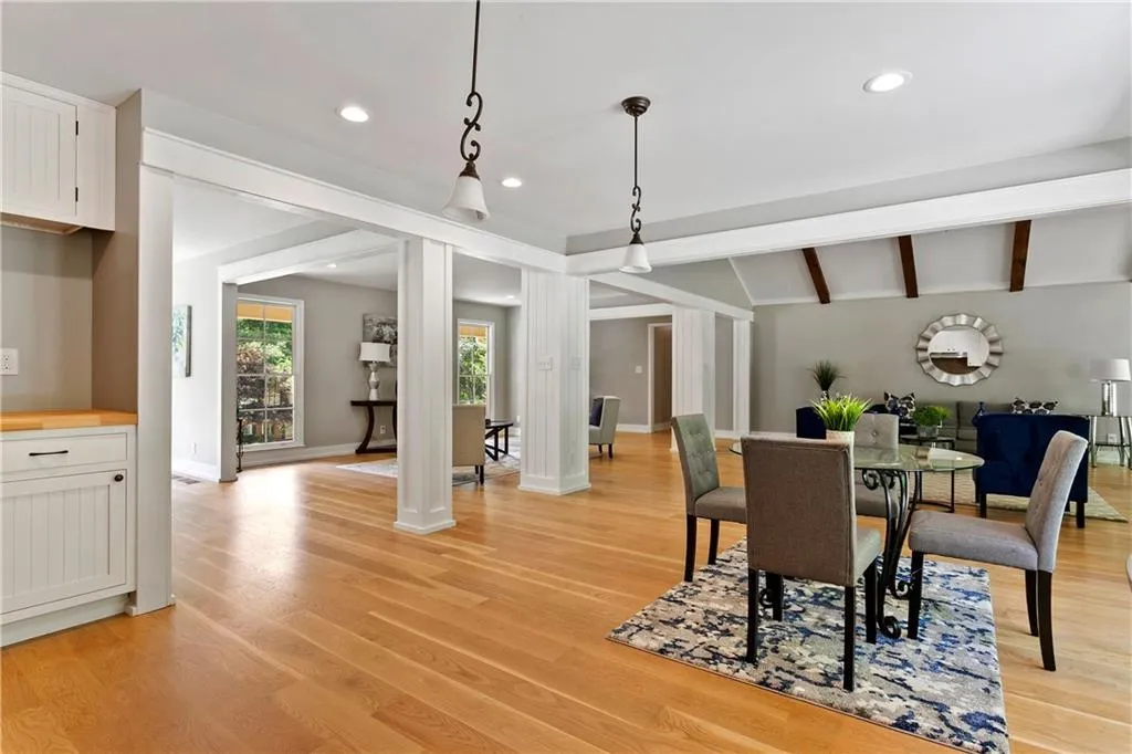 420 Riverhill Drive, Atlanta, Georgia 30328, 4 Bedrooms Bedrooms, ,3 BathroomsBathrooms,Residential,Sold,420 Riverhill Drive,6565603