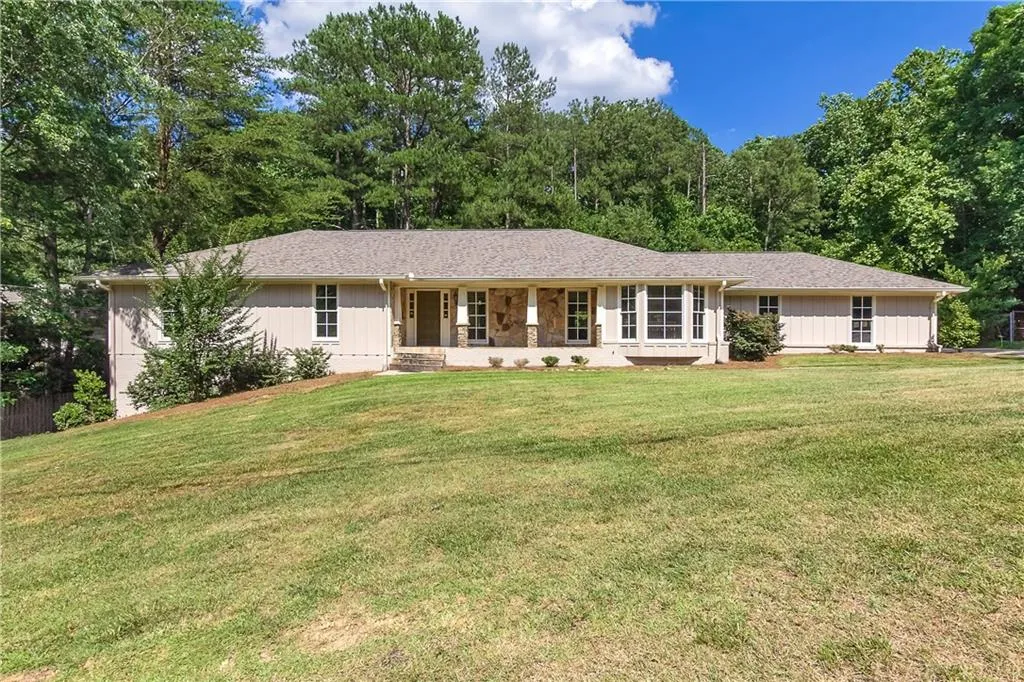 420 Riverhill Drive, Atlanta, Georgia 30328, 4 Bedrooms Bedrooms, ,3 BathroomsBathrooms,Residential,Sold,420 Riverhill Drive,6565603