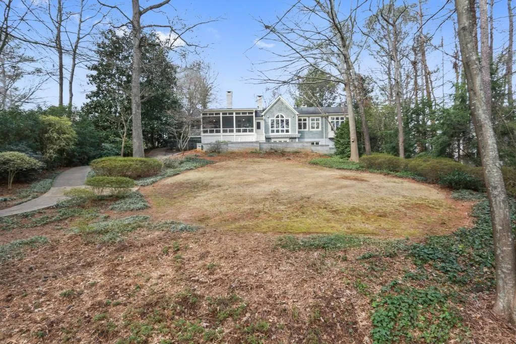 1591 Huntingdon Trail, Sandy Springs, Georgia 30350, 4 Bedrooms Bedrooms, ,3 BathroomsBathrooms,Residential,Sold,1591 Huntingdon Trail,5795735