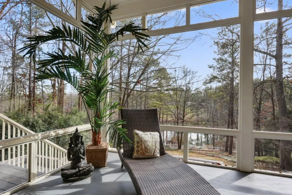 1591 Huntingdon Trail, Sandy Springs, Georgia 30350, 4 Bedrooms Bedrooms, ,3 BathroomsBathrooms,Residential,Sold,1591 Huntingdon Trail,5795735