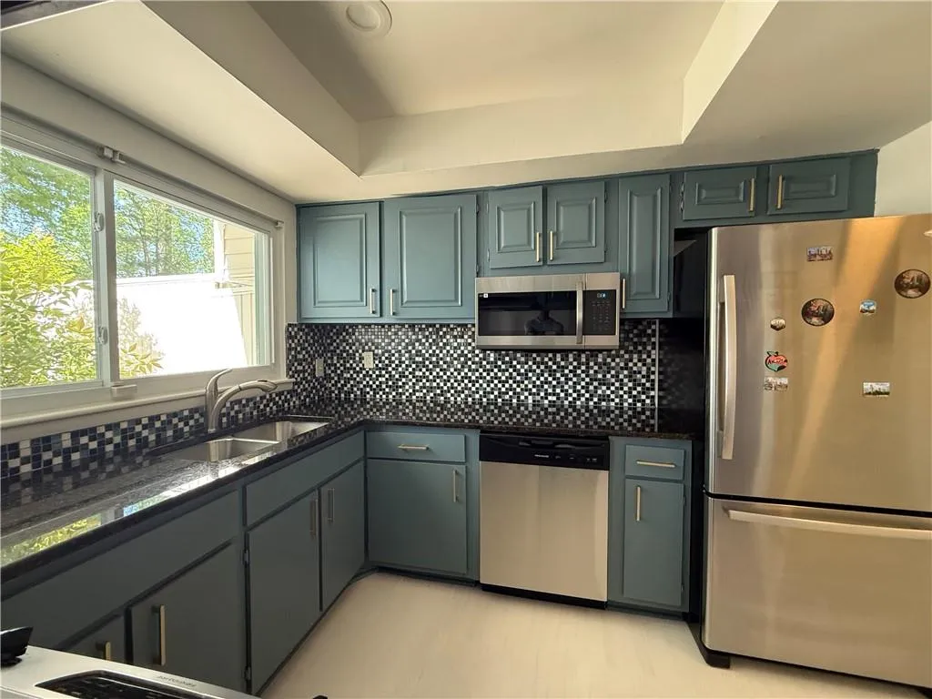 7344 Cardigan Circle, Atlanta, Georgia 30328, 2 Bedrooms Bedrooms, ,2 BathroomsBathrooms,Residential,For Sale,7344 Cardigan Circle,7747124