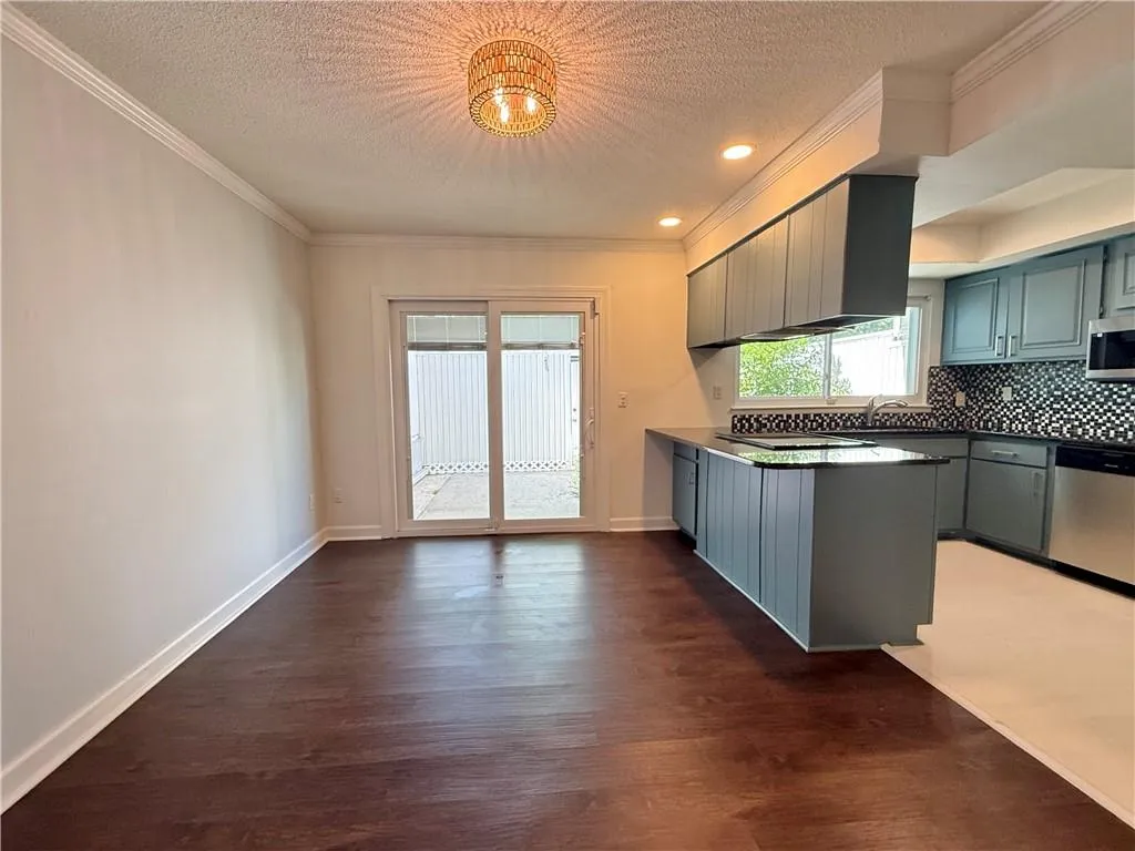 7344 Cardigan Circle, Atlanta, Georgia 30328, 2 Bedrooms Bedrooms, ,2 BathroomsBathrooms,Residential,For Sale,7344 Cardigan Circle,7747124
