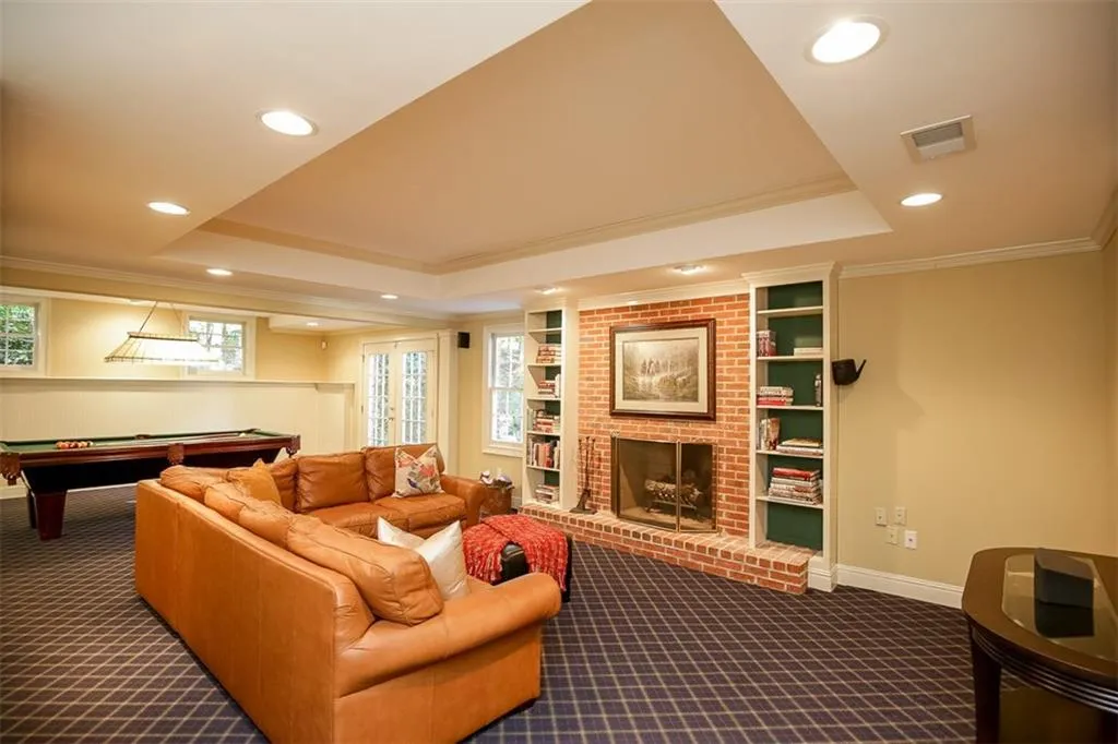200 Walhalla Court, Sandy Springs, Georgia 30350, 5 Bedrooms Bedrooms, ,4 BathroomsBathrooms,Residential,Sold,200 Walhalla Court,5762870