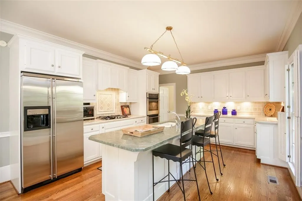 200 Walhalla Court, Sandy Springs, Georgia 30350, 5 Bedrooms Bedrooms, ,4 BathroomsBathrooms,Residential,Sold,200 Walhalla Court,5762870