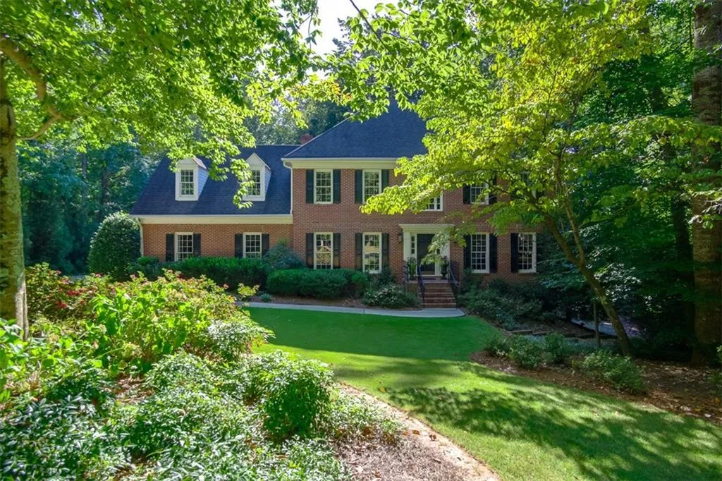 200 Walhalla Court, Sandy Springs, Georgia 30350, 5 Bedrooms Bedrooms, ,4 BathroomsBathrooms,Residential,Sold,200 Walhalla Court,5762870