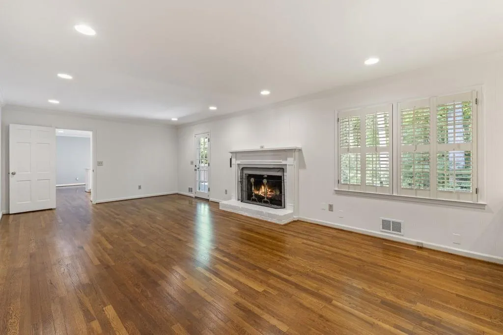 6770 River Springs Lane, Atlanta, Georgia 30328, 4 Bedrooms Bedrooms, ,3 BathroomsBathrooms,Residential,For Sale,6770 River Springs Lane,7765846