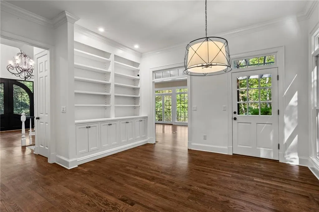 1235 W Garmon Road Nw, Atlanta, Georgia 30327, 5 Bedrooms Bedrooms, ,6 BathroomsBathrooms,Residential,For Sale,1235 W Garmon Road Nw,7669370