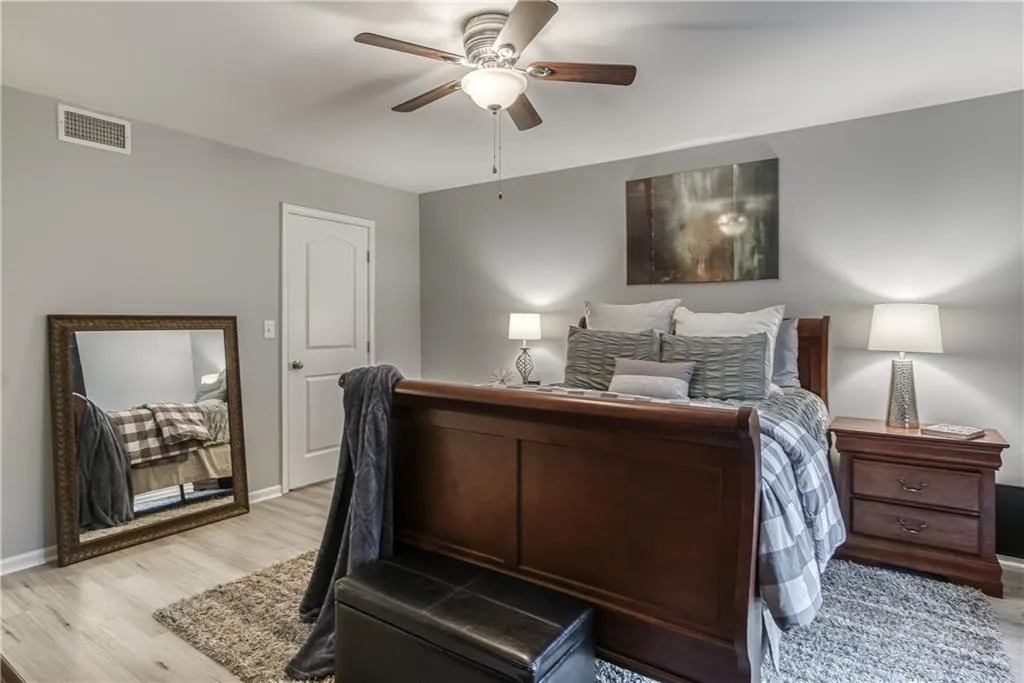 6851 Roswell Road Unit J11, Sandy Springs, Georgia 30328, 1 Bedroom Bedrooms, ,1 BathroomBathrooms,Residential,Sold,6851 Roswell Road Unit J11,6858140