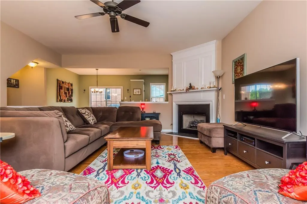5131 Manerdale Drive Unit 9, Atlanta, Georgia 30339, 3 Bedrooms Bedrooms, ,2 BathroomsBathrooms,Residential,Sold,5131 Manerdale Drive Unit 9,5840519