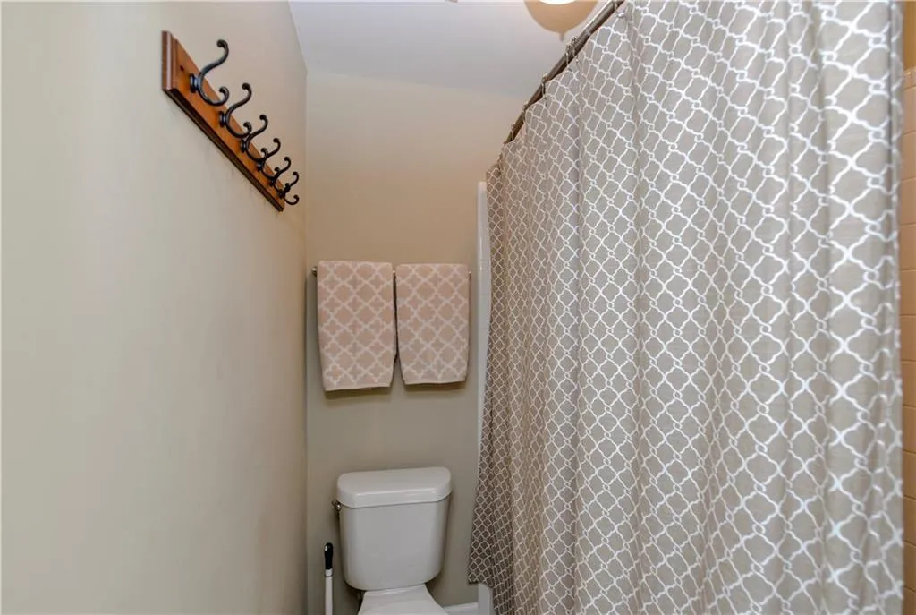 6980 Roswell Road Unit D1, Atlanta, Georgia 30328, 2 Bedrooms Bedrooms, ,1 BathroomBathrooms,Residential,Sold,6980 Roswell Road Unit D1,6080847