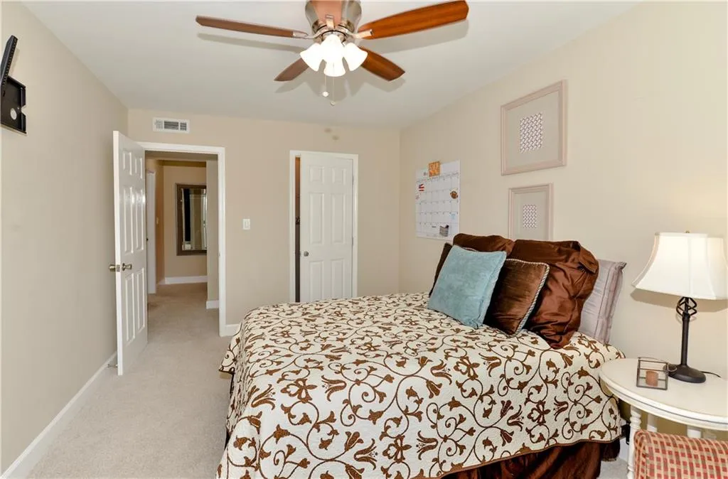 6980 Roswell Road Unit D1, Atlanta, Georgia 30328, 2 Bedrooms Bedrooms, ,1 BathroomBathrooms,Residential,Sold,6980 Roswell Road Unit D1,6080847