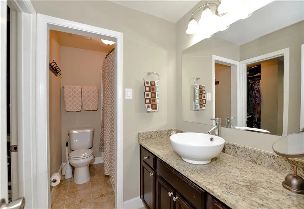 6980 Roswell Road Unit D1, Atlanta, Georgia 30328, 2 Bedrooms Bedrooms, ,1 BathroomBathrooms,Residential,Sold,6980 Roswell Road Unit D1,6080847