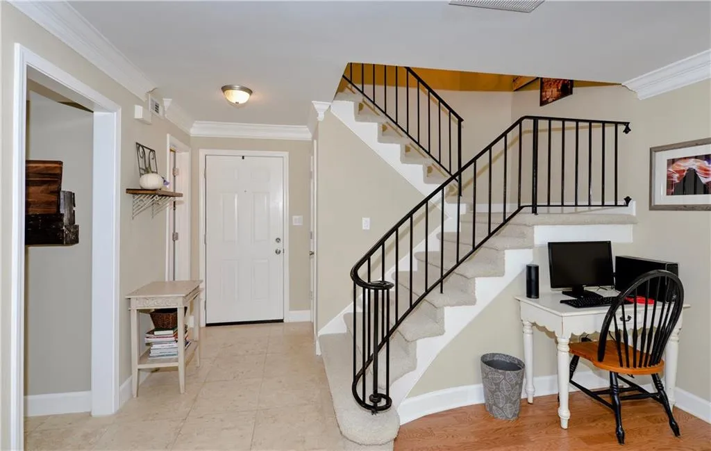 6980 Roswell Road Unit D1, Atlanta, Georgia 30328, 2 Bedrooms Bedrooms, ,1 BathroomBathrooms,Residential,Sold,6980 Roswell Road Unit D1,6080847