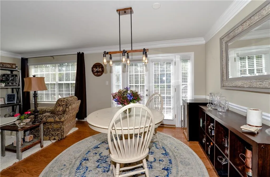 6980 Roswell Road Unit D1, Atlanta, Georgia 30328, 2 Bedrooms Bedrooms, ,1 BathroomBathrooms,Residential,Sold,6980 Roswell Road Unit D1,6080847