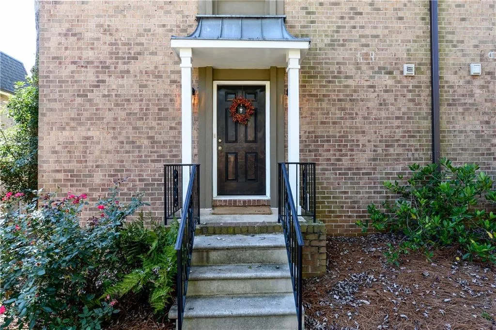 6980 Roswell Road Unit D1, Atlanta, Georgia 30328, 2 Bedrooms Bedrooms, ,1 BathroomBathrooms,Residential,Sold,6980 Roswell Road Unit D1,6080847