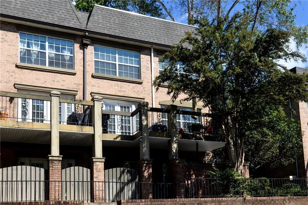 6980 Roswell Road Unit D1, Atlanta, Georgia 30328, 2 Bedrooms Bedrooms, ,1 BathroomBathrooms,Residential,Sold,6980 Roswell Road Unit D1,6080847