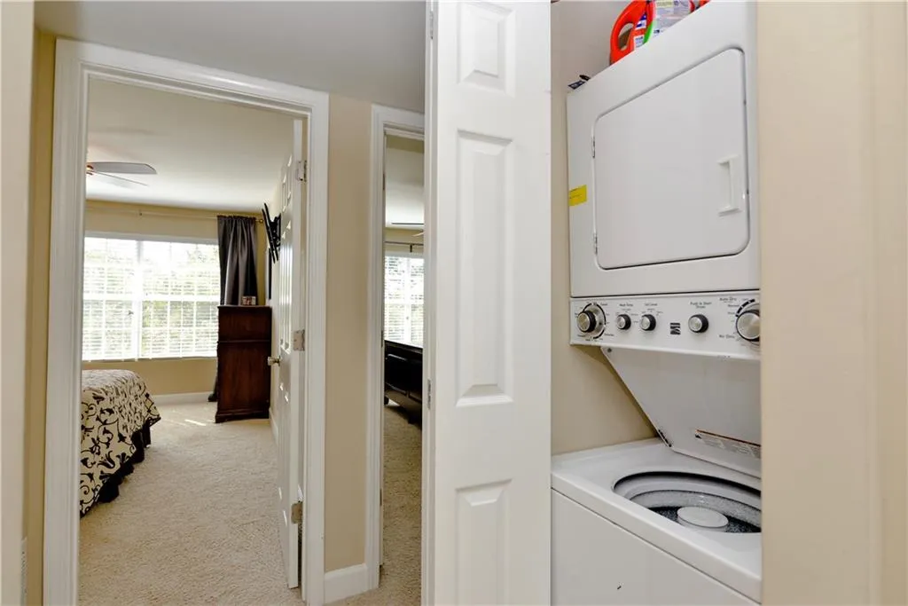 6980 Roswell Road Unit D1, Atlanta, Georgia 30328, 2 Bedrooms Bedrooms, ,1 BathroomBathrooms,Residential,Sold,6980 Roswell Road Unit D1,6080847