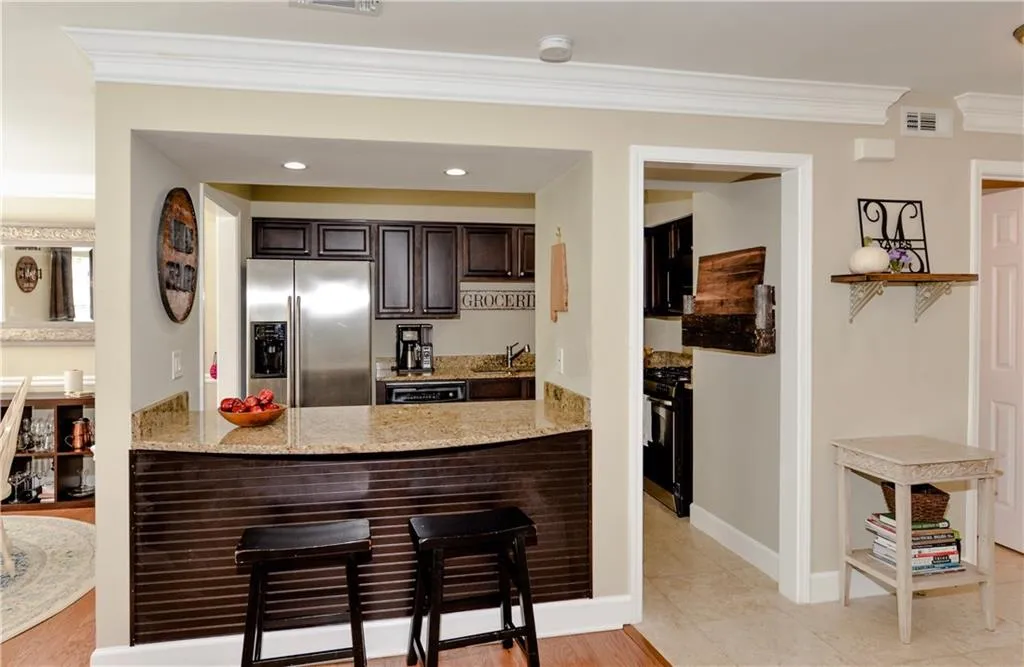 6980 Roswell Road Unit D1, Atlanta, Georgia 30328, 2 Bedrooms Bedrooms, ,1 BathroomBathrooms,Residential,Sold,6980 Roswell Road Unit D1,6080847