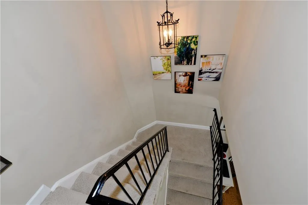 6980 Roswell Road Unit D1, Atlanta, Georgia 30328, 2 Bedrooms Bedrooms, ,1 BathroomBathrooms,Residential,Sold,6980 Roswell Road Unit D1,6080847