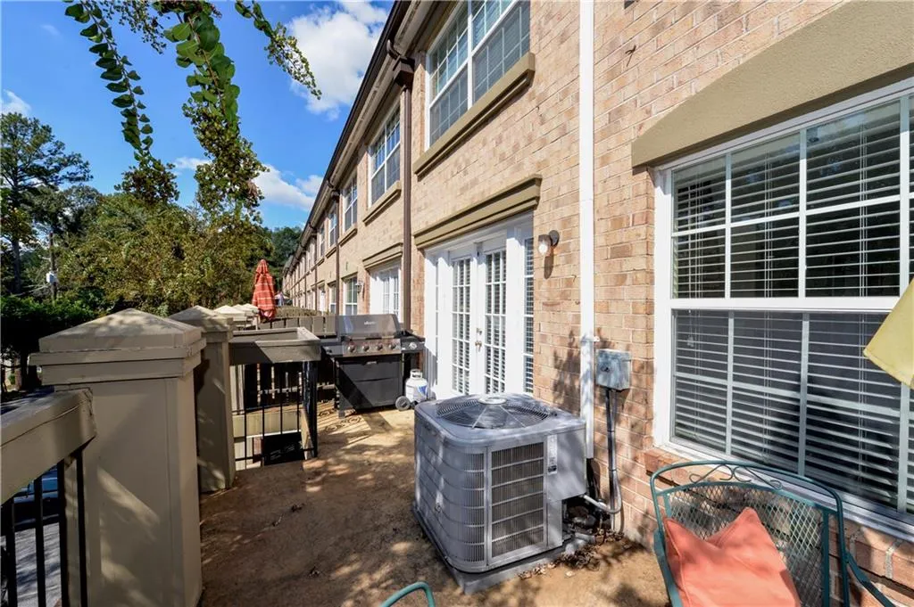 6980 Roswell Road Unit D1, Atlanta, Georgia 30328, 2 Bedrooms Bedrooms, ,1 BathroomBathrooms,Residential,Sold,6980 Roswell Road Unit D1,6080847
