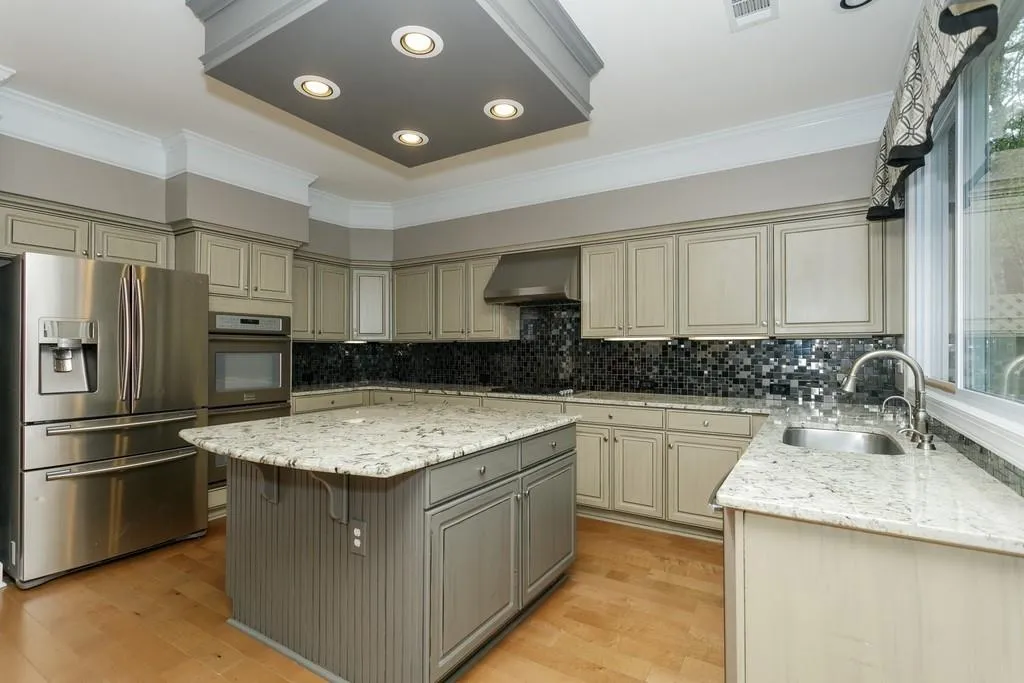 755 Glenridge Close Drive, Sandy Springs, Georgia 30328, 4 Bedrooms Bedrooms, ,2 BathroomsBathrooms,Residential,Sold,755 Glenridge Close Drive,6701421