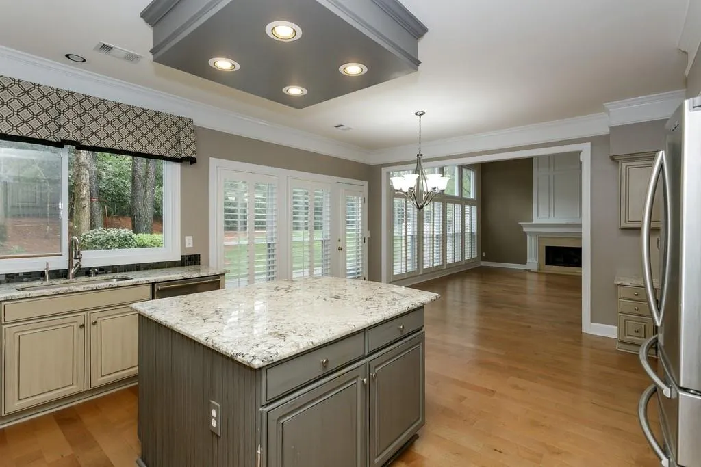 755 Glenridge Close Drive, Sandy Springs, Georgia 30328, 4 Bedrooms Bedrooms, ,2 BathroomsBathrooms,Residential,Sold,755 Glenridge Close Drive,6701421