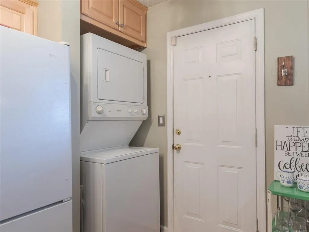 315 Hilderbrand Drive Unit A2, Atlanta, Georgia 30328, 2 Bedrooms Bedrooms, ,1 BathroomBathrooms,Residential,Sold,315 Hilderbrand Drive Unit A2,6090476