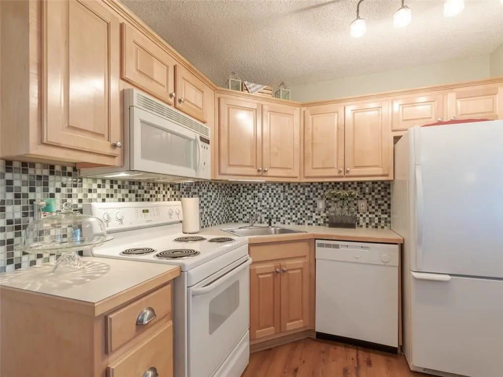 315 Hilderbrand Drive Unit A2, Atlanta, Georgia 30328, 2 Bedrooms Bedrooms, ,1 BathroomBathrooms,Residential,Sold,315 Hilderbrand Drive Unit A2,6090476