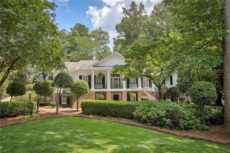 5545 Cross Gate Court, Atlanta, Georgia 30327, 6 Bedrooms Bedrooms, ,4 BathroomsBathrooms,Residential,Sold,5545 Cross Gate Court,6124742