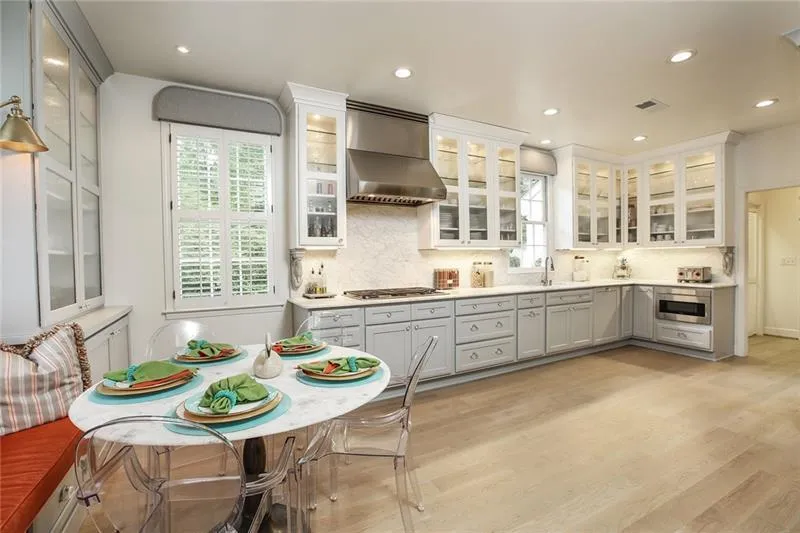 5545 Cross Gate Court, Atlanta, Georgia 30327, 6 Bedrooms Bedrooms, ,4 BathroomsBathrooms,Residential,Sold,5545 Cross Gate Court,6124742