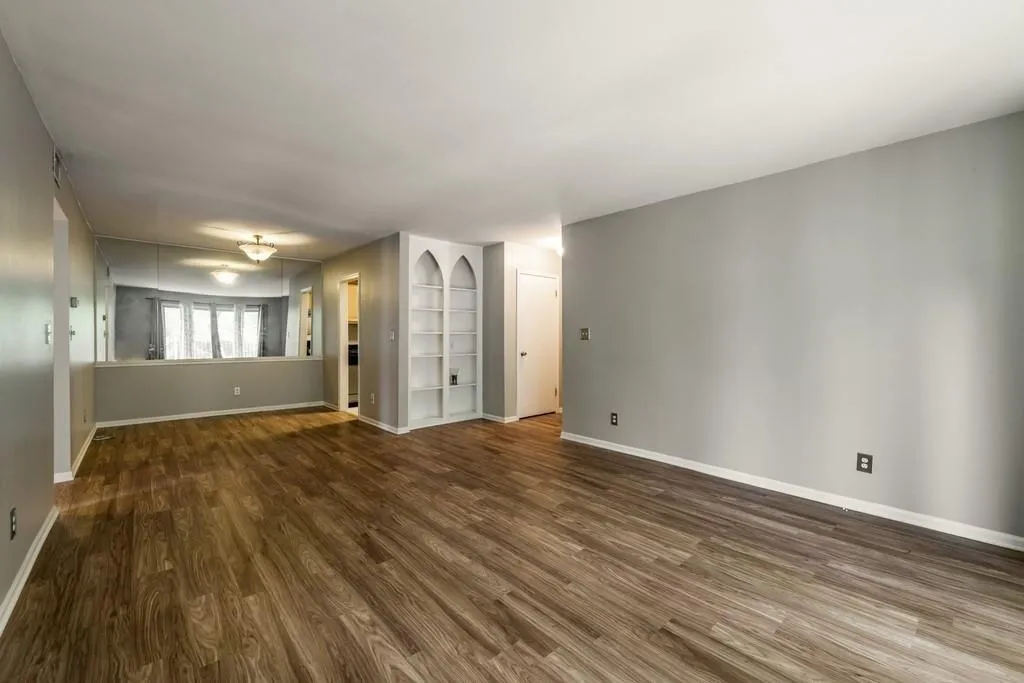 6851 Roswell Road Unit J20, Sandy Springs, Georgia 30328, 1 Bedroom Bedrooms, ,1 BathroomBathrooms,Residential,Sold,6851 Roswell Road Unit J20,6656587