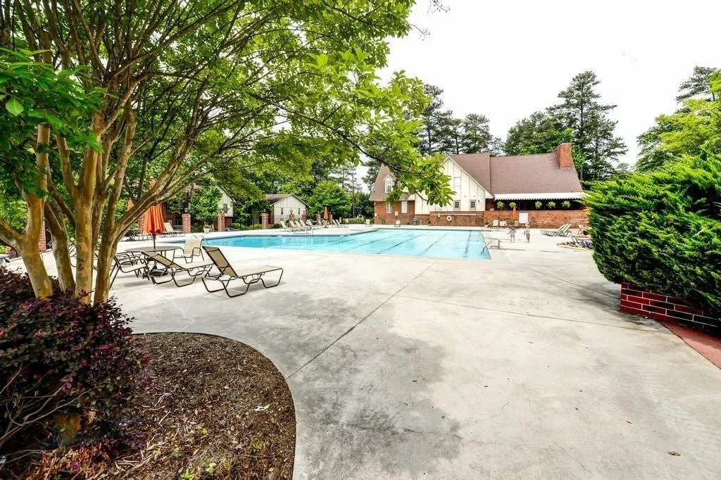6851 Roswell Road Unit J20, Sandy Springs, Georgia 30328, 1 Bedroom Bedrooms, ,1 BathroomBathrooms,Residential,Sold,6851 Roswell Road Unit J20,6656587