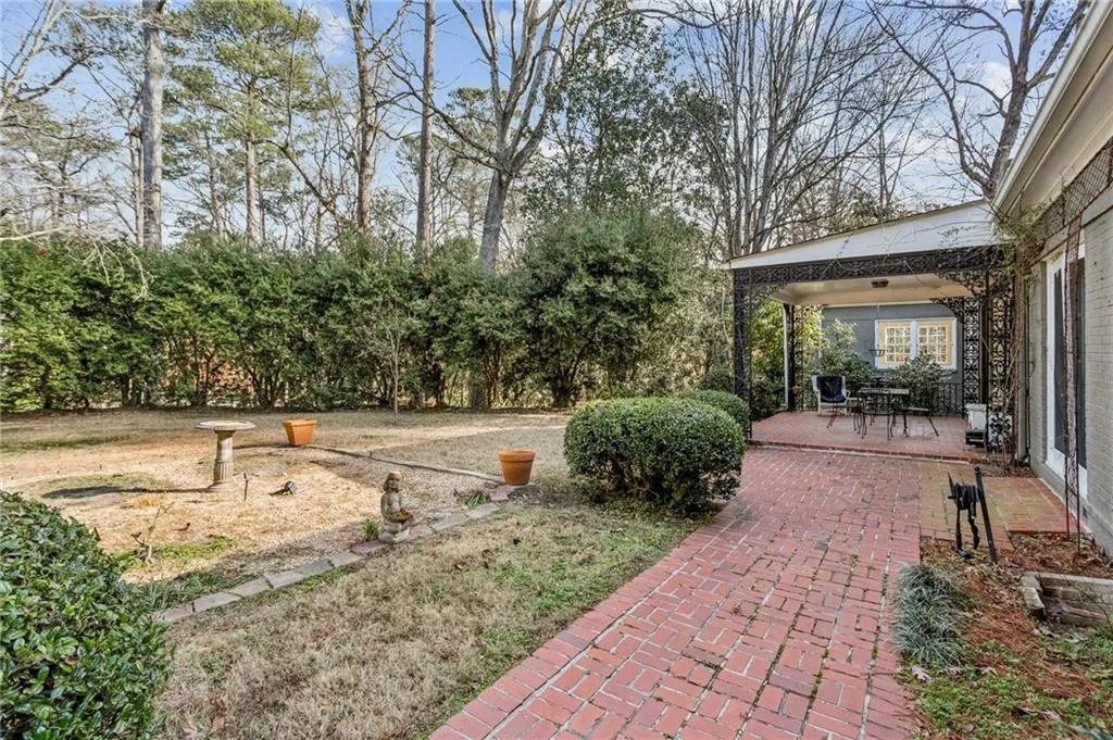 151 Peachtree Battle Avenue Nw, Atlanta, Georgia 30305, 4 Bedrooms Bedrooms, 0 ,4 BathroomsBathrooms,Residential,For Sale,151 Peachtree Battle Avenue Nw,7699086