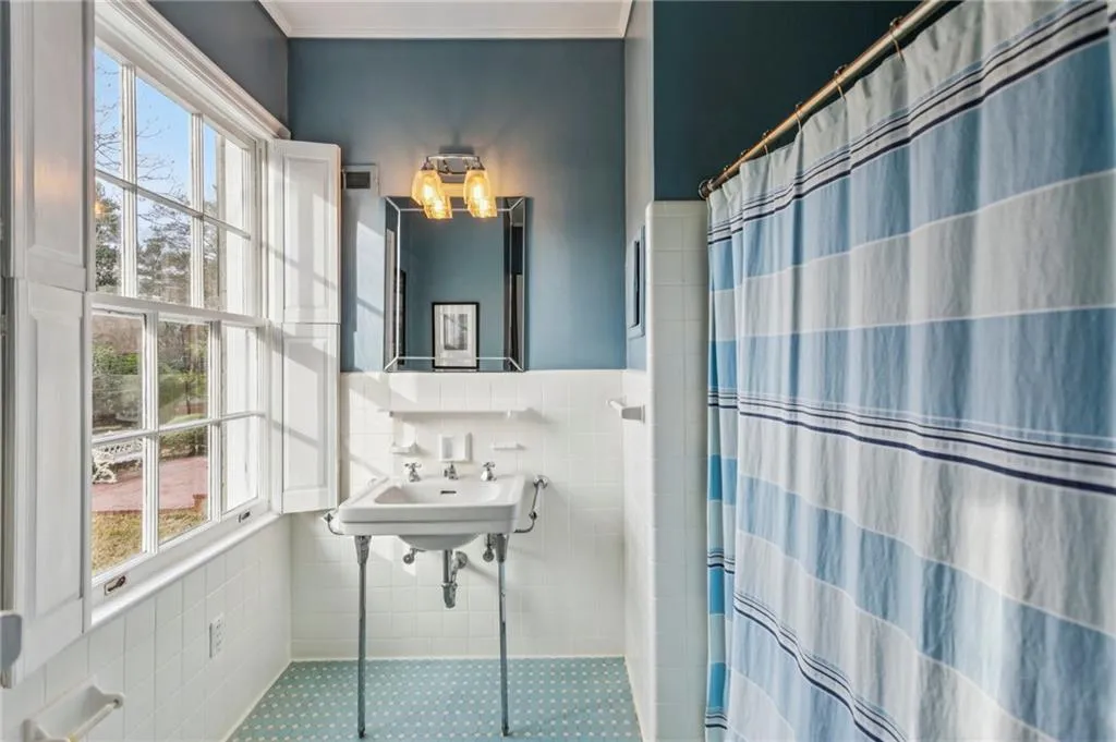 151 Peachtree Battle Avenue Nw, Atlanta, Georgia 30305, 4 Bedrooms Bedrooms, 0 ,4 BathroomsBathrooms,Residential,For Sale,151 Peachtree Battle Avenue Nw,7699086