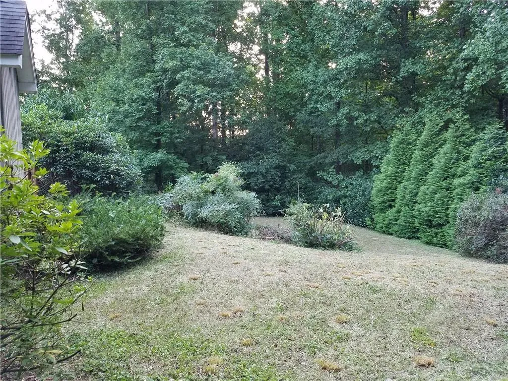 1095 Old Powers Ferry Road, Sandy Springs, Georgia 30327, 5 Bedrooms Bedrooms, ,4 BathroomsBathrooms,Residential,Sold,1095 Old Powers Ferry Road,6595699